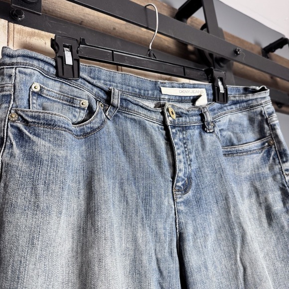 DKNY Women's Blue Jeans Bootcut Mid Rise‎ Size 12 / 32x30 - Picture 4 of 11